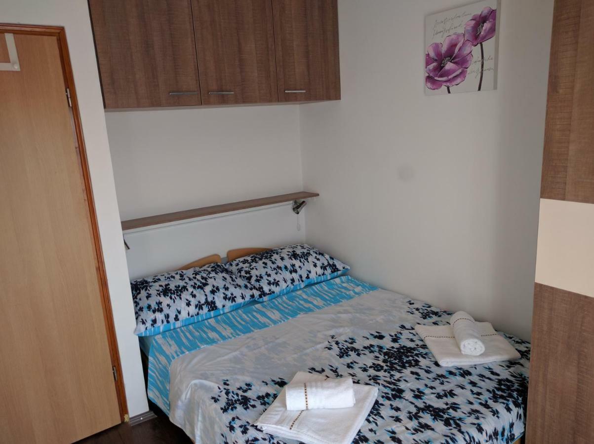 Apartmani Deak Vir Eksteriør billede